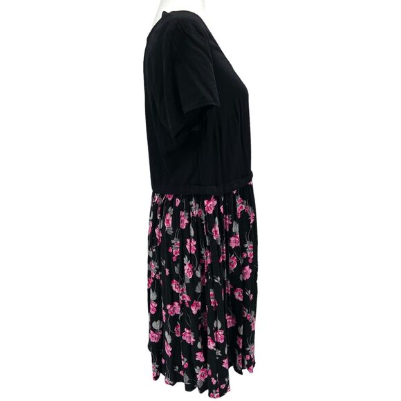 Torrid Mini Challis and Knit Skater Dress Size 0X Black Pink Floral - Picture 2 of 5